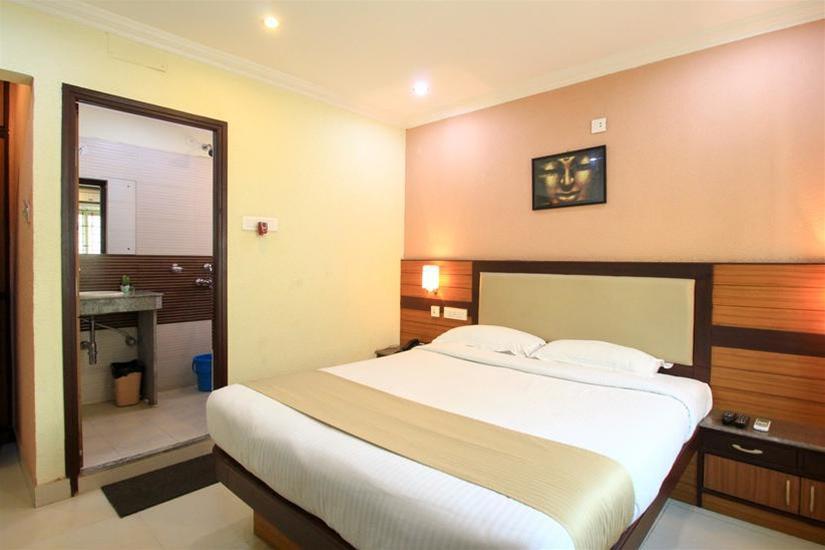 Moments Hotel Kolkata Exterior photo