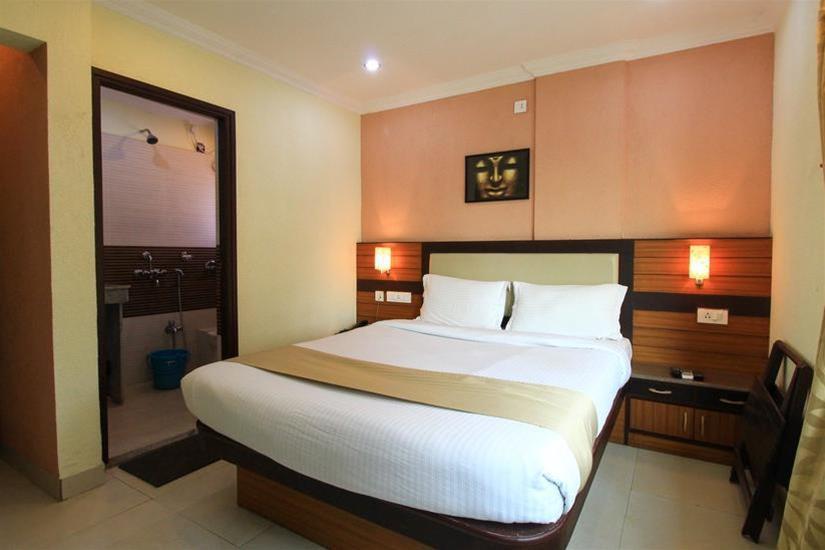 Moments Hotel Kolkata Exterior photo