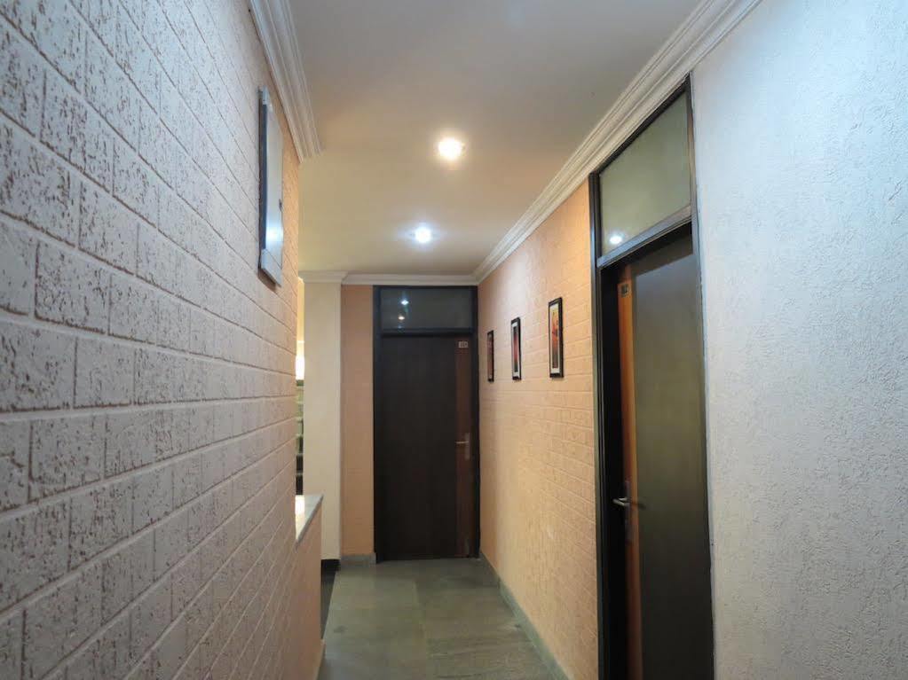 Moments Hotel Kolkata Exterior photo