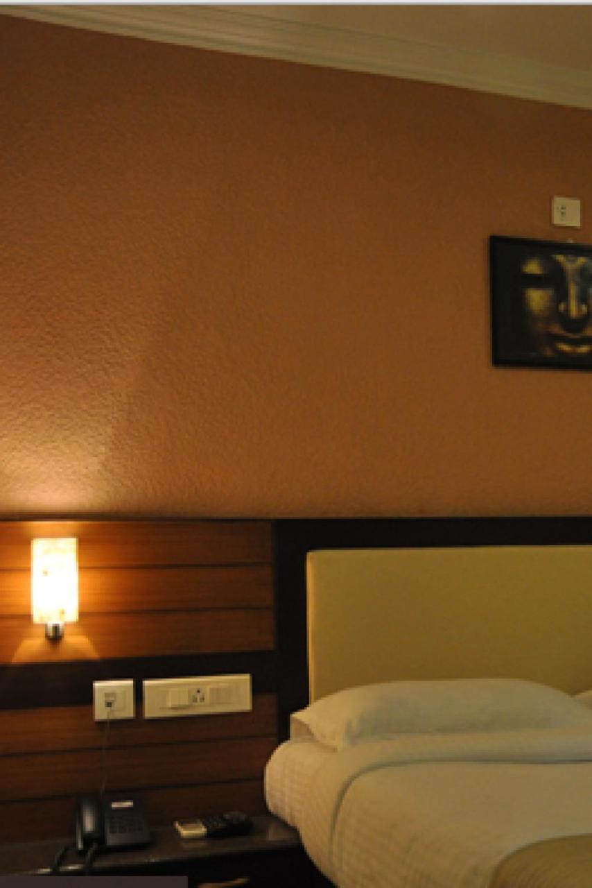 Moments Hotel Kolkata Exterior photo